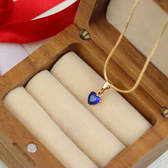 "Charming Heart-Shaped Blue Pendant in Gold, XPPT1305 - Picture 7 of 13